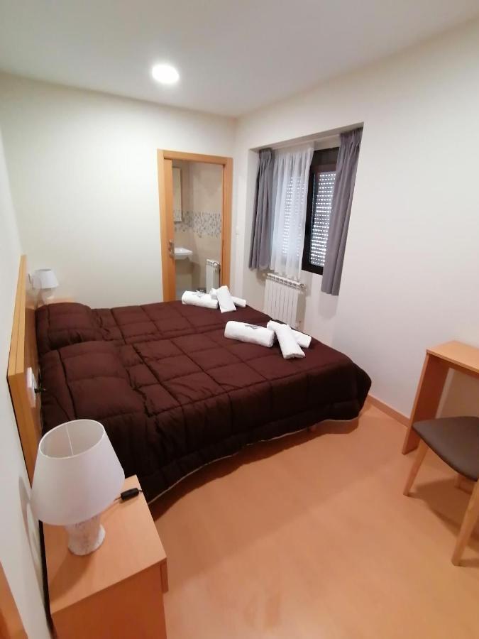 Hospedaxe Casa Avelina Hotell Palas de Rei Rom bilde